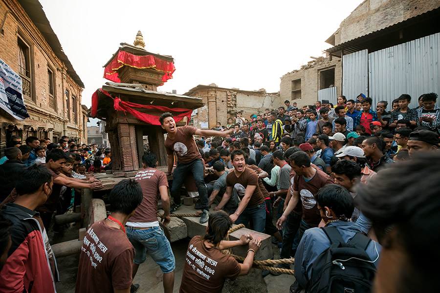 Pulling chariot at Bhaktapur by your boyes